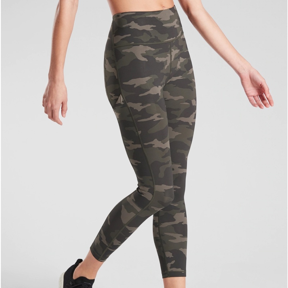 Athleta Ultimate Stash Pocket Camo 7/8 Tight - Olive